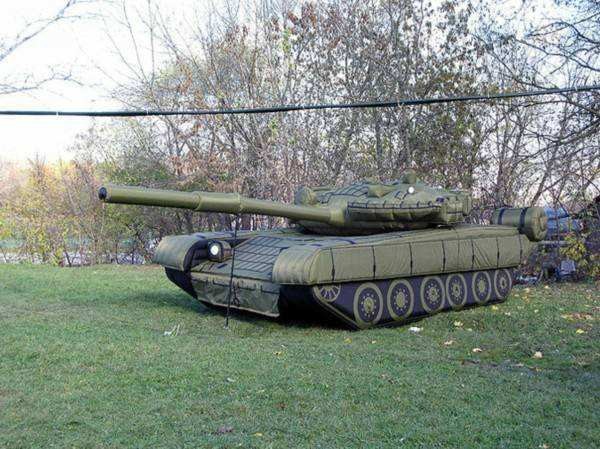 南涧陆地军事假目标坦克